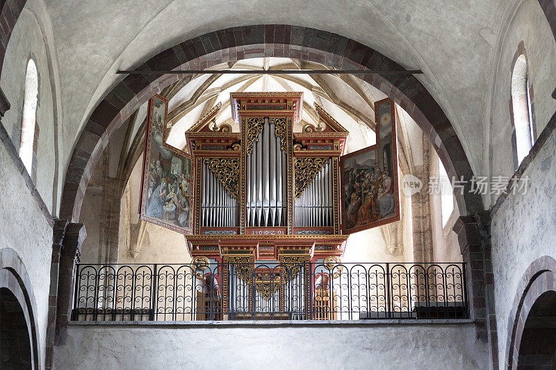 圣坎迪多，Innichen Stiftskirche的大型风琴